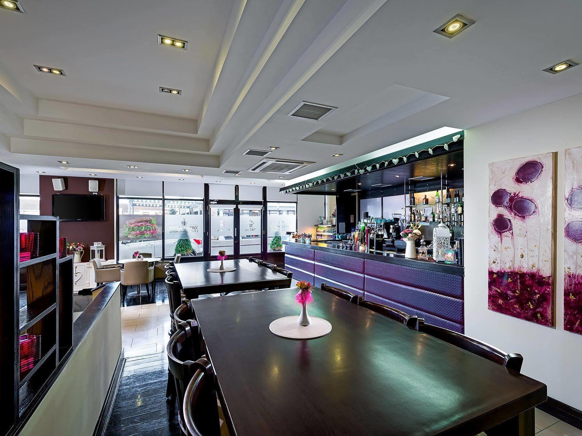 Central Hotel Tullamore Esterno foto